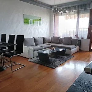 https://luxury-panoramic-seaside-apartment.burgashotels.net